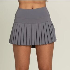 never worn, too small for my lower body, perfect condition, has pockets